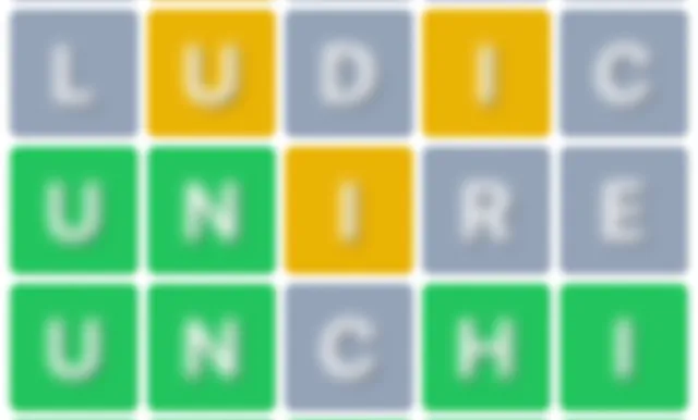 A blurred Cuvântul zilei board with green, yellow and grey Romanian letter tiles