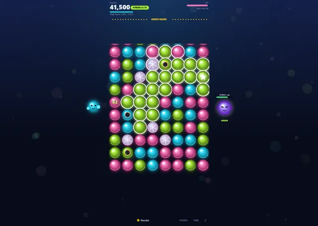 A FIZZ POP run in progress: a grid of pink, green and blue bubbles with a large green group highlighted, frozen and bomb bubbles, the score and streak at the top and an opponent at the side