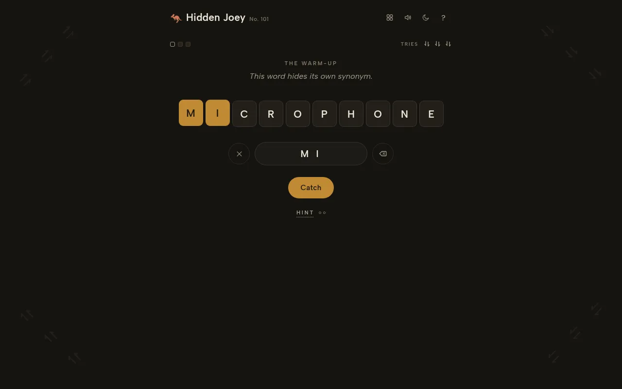 Hidden Joey No. 101 on desktop: the warm-up round shows MICROPHONE as letter tiles, with M and I tapped into the answer bar above the Catch button and three tries left