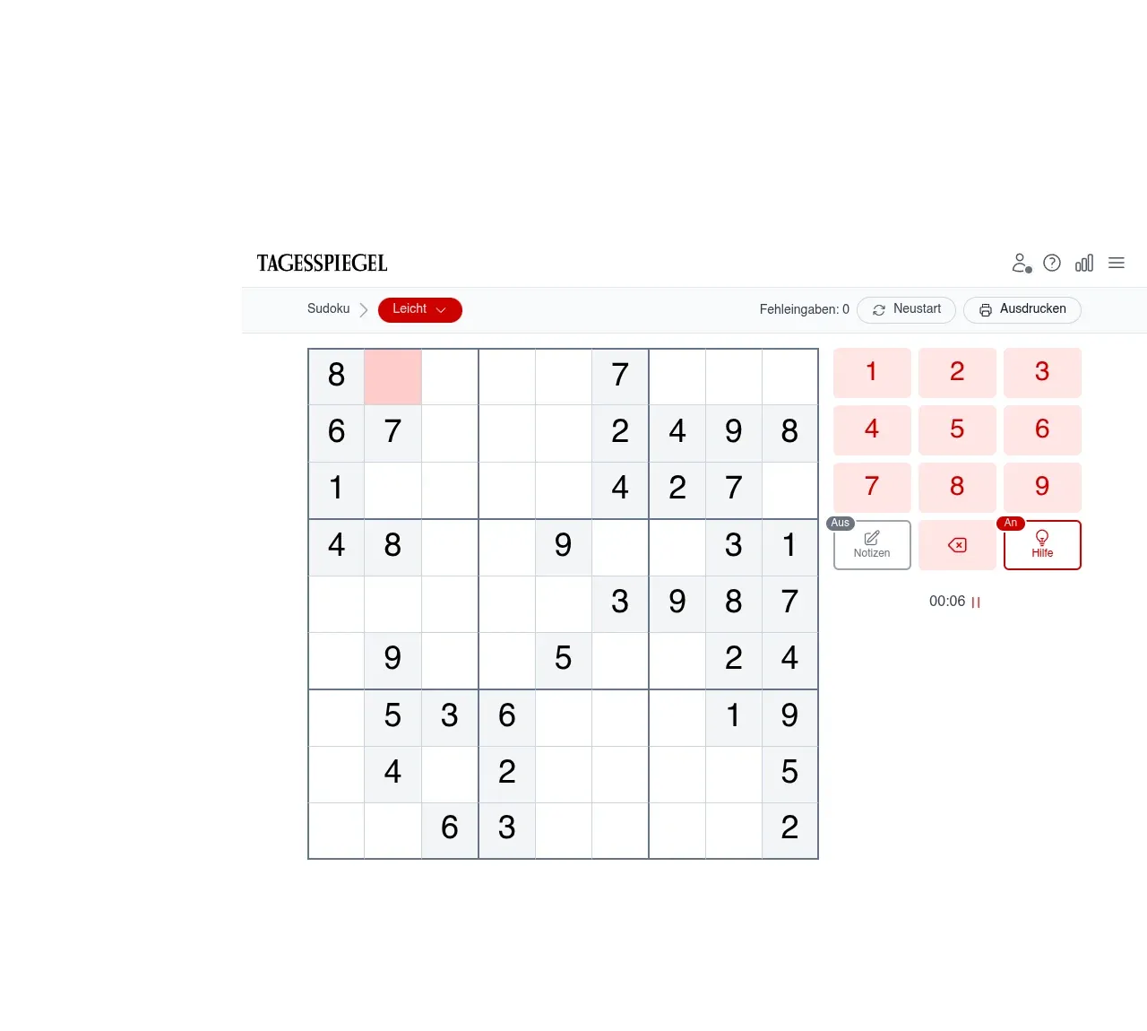 Tagesspiegel Sudoku at level Leicht: a 9x9 grid with given digits shaded, a red number pad, Notizen and Hilfe buttons and a running clock