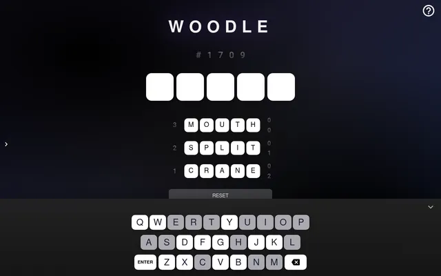 Woodle daily puzzle #1709 on a desktop: guesses CRANE, SPLIT and MOUTH with their pairs of counts beside them, the next row empty above and the keyboard below